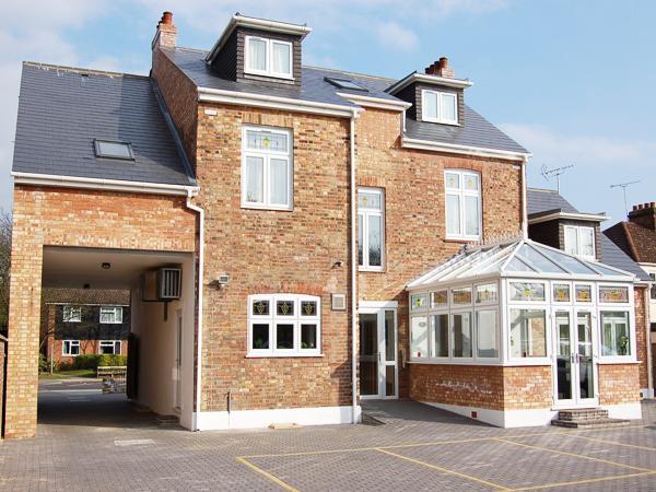 Devonshire Hotel Hornchurch Екстер'єр фото